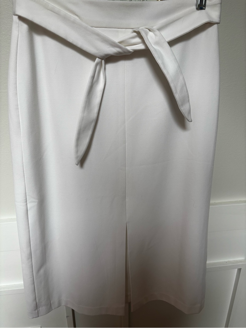 Banana Republic Soft White Belted Pencil Skirt size 2